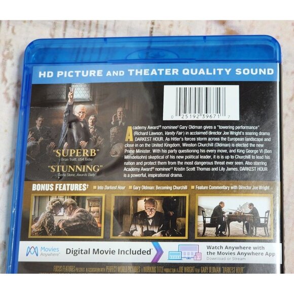 Winston Churchill, led by Gary Oldman, in this HD Blu-Ray combo - Picture 5 of 6